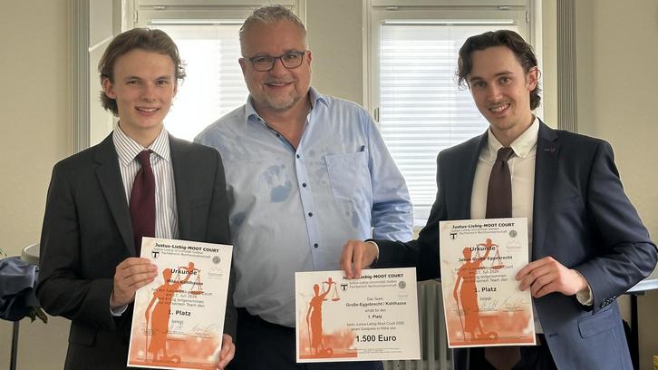 Sieg beim Justus-Liebig-Moot Court 2026 Sieg beim Justus-Liebig-Moot Court 2026